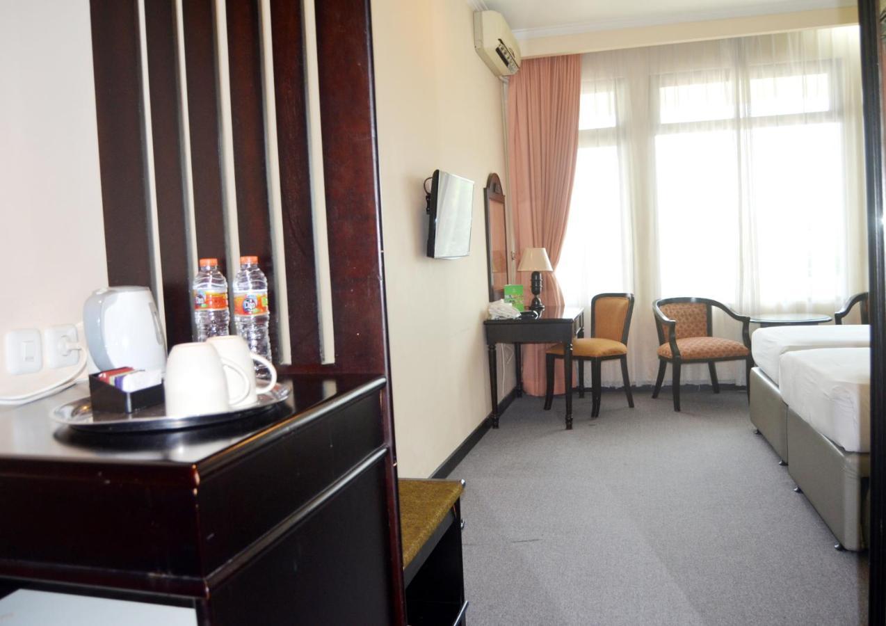 Yasmin Hotel Puncak Exteriör bild